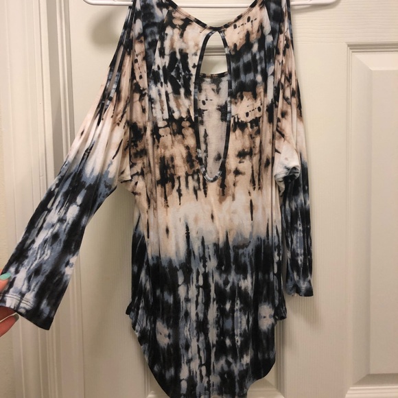 Shirt - Picture 3 of 4